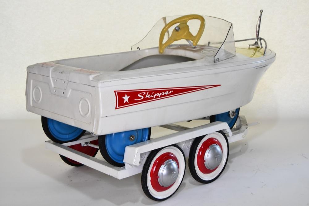 Murray Skipper Pedal Boat with Trailer