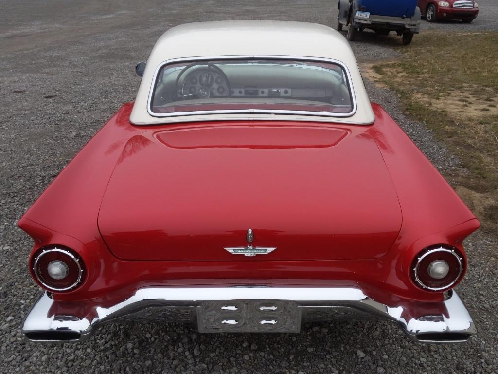 1957 Ford Thunderbird "D-CODE"