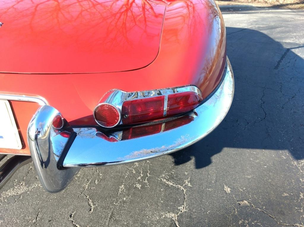 1962 Jaguar E-Type XKE "Flat Floor" Roadster