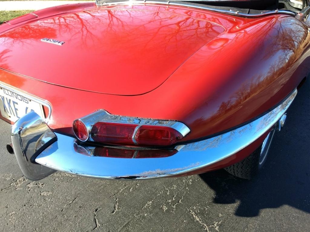 1962 Jaguar E-Type XKE "Flat Floor" Roadster