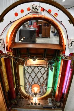 Coin-Op Wurlitzer Jukebox Model 1015 With Bubbler