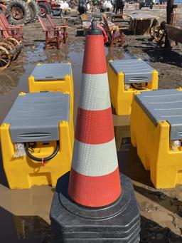 25 Traffic Cones