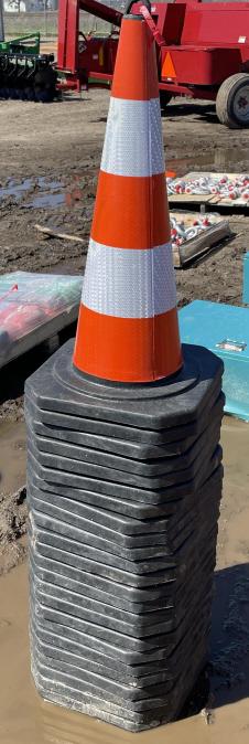 25 Traffic Cones