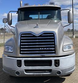 2016 Mack CXU613 Day Cab Semi