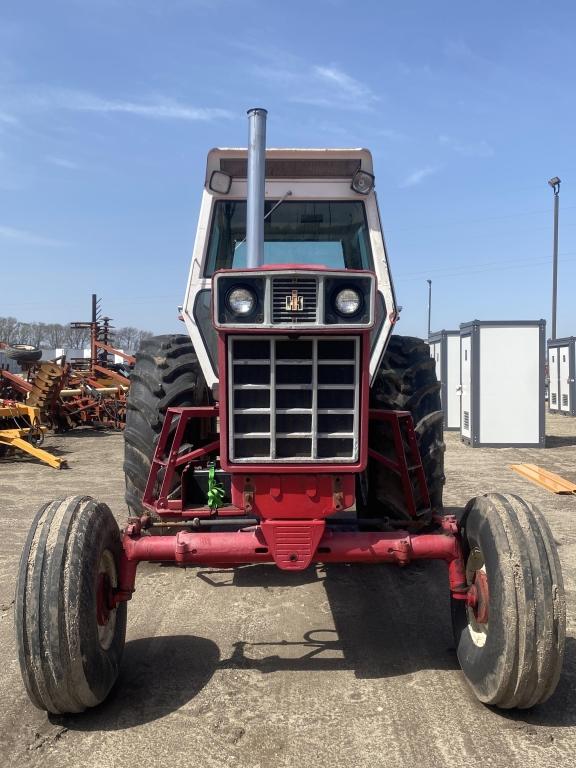 1972 International1066 Farmall Tractor