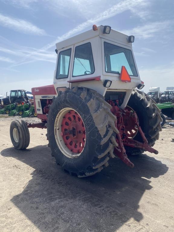 1972 International1066 Farmall Tractor