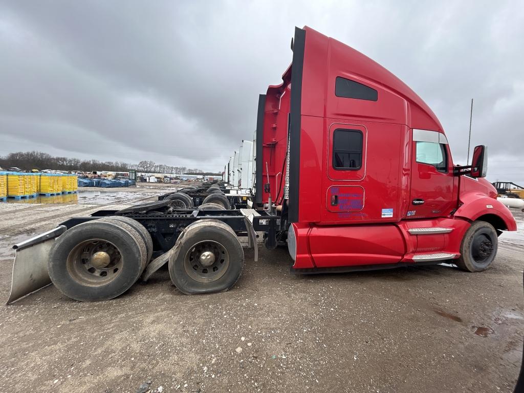 2015 Kenworth T680 Semi