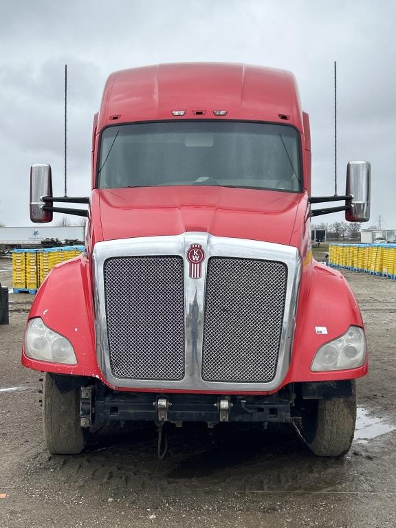 2015 Kenworth T680 Semi