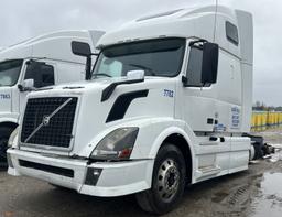 2013 Volvo VNL Sleeper Cab Semi