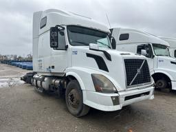 2013 Volvo VNL Sleeper Cab Semi