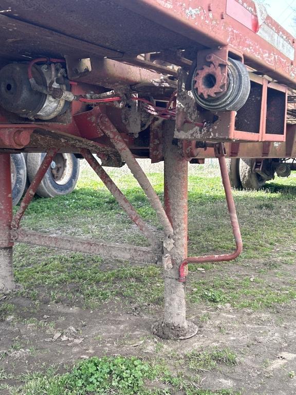 1995 32' Wabash T7A Truss Trailer