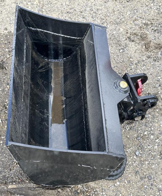 MIVA Hydraulic Quick Attach 24" Bucket