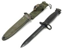 US Military M7 Bayonet Fighting Knife w Scabbard