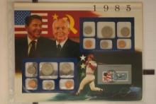 1985 US MINT SET (UNC) P/D ON LARGE INFO CARD