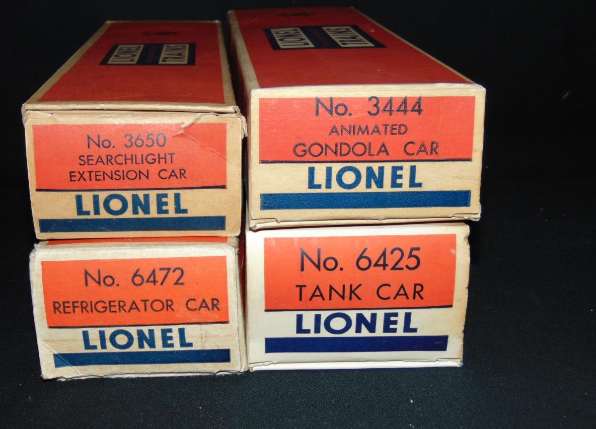 4 Clean Boxed Lionel Freight Cars