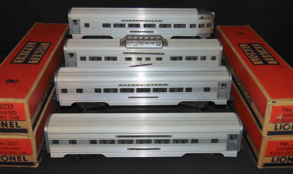 4 Clean Boxed Lionel 2500 Series Passenger Cars