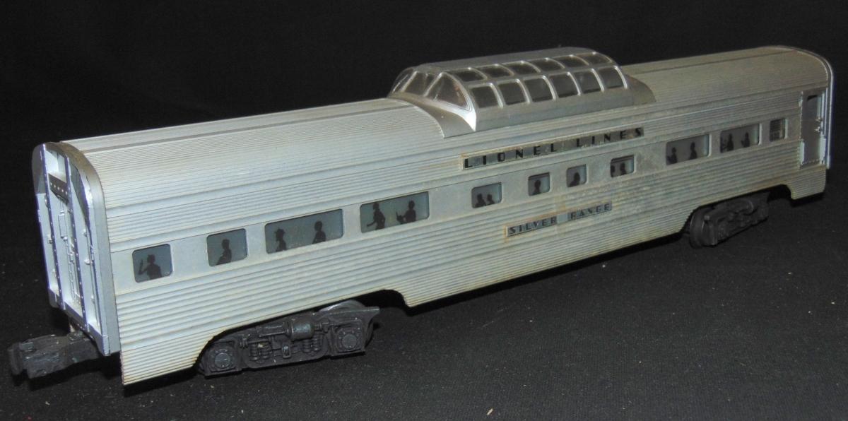 4 Clean Boxed Lionel 2500 Series Passenger Cars