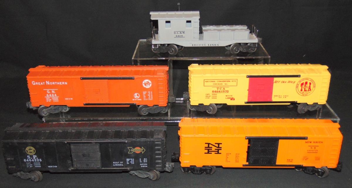 5 Lionel Freight Cars