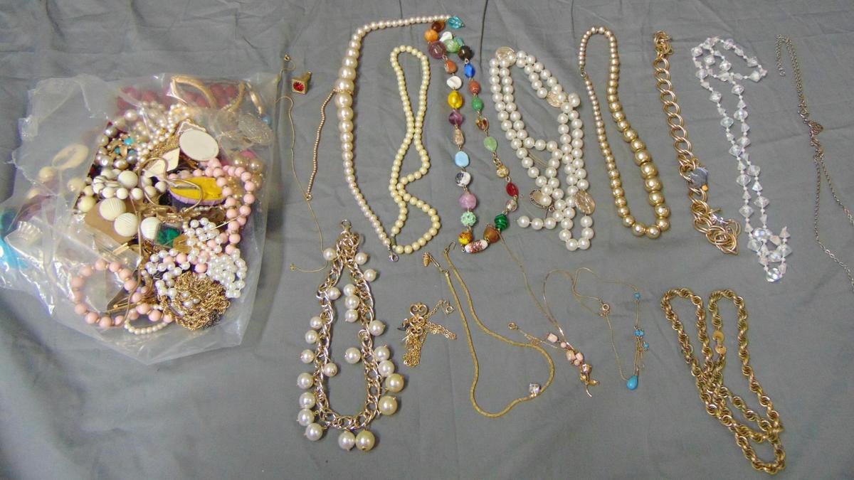 Estate Jewelry Lot.