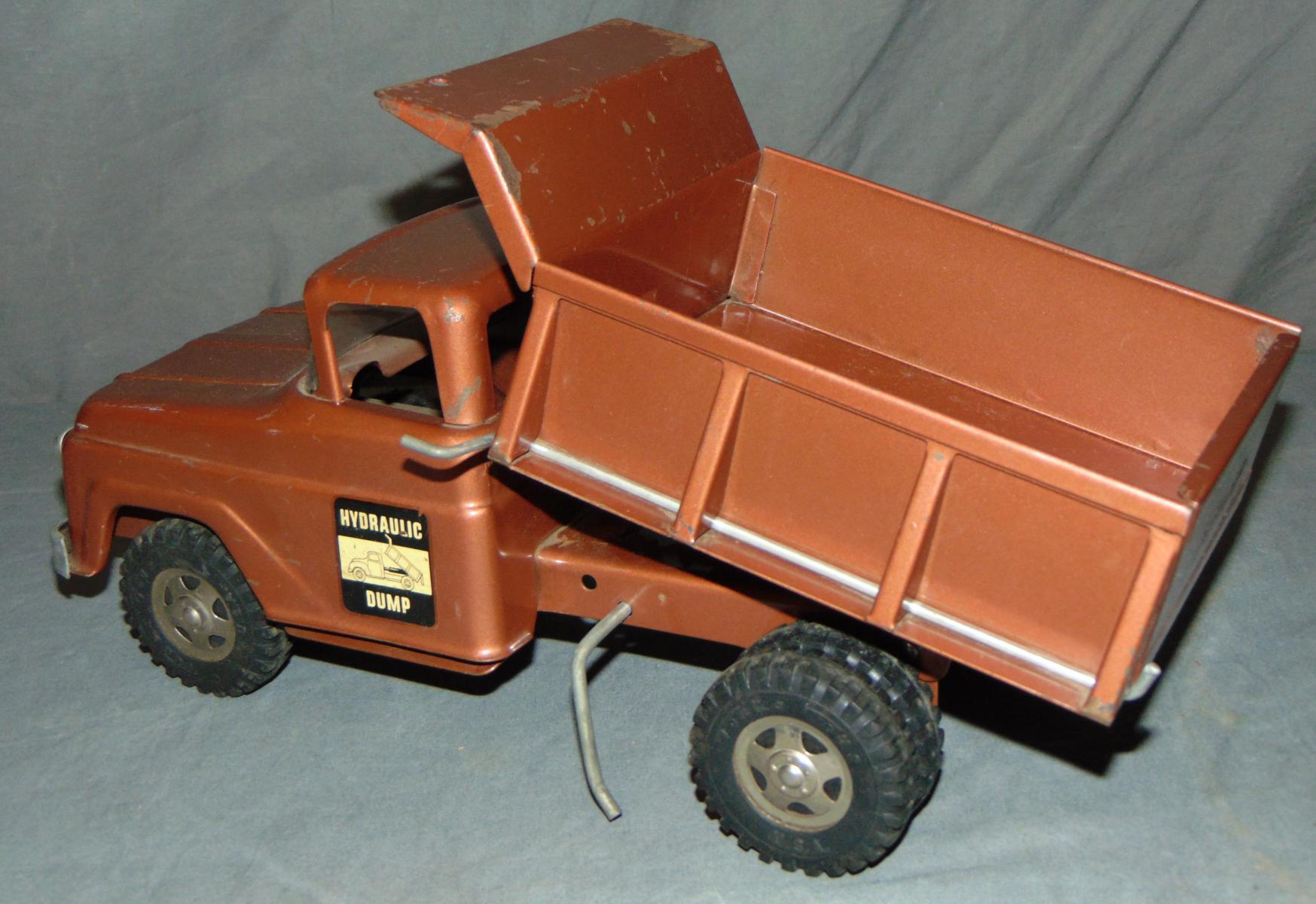 2 Tonka 1960 Hydraulic Dump Trucks