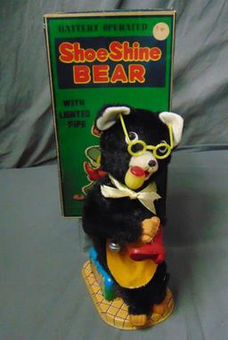 Battery Operated Shoe Shine Bear Boxed.