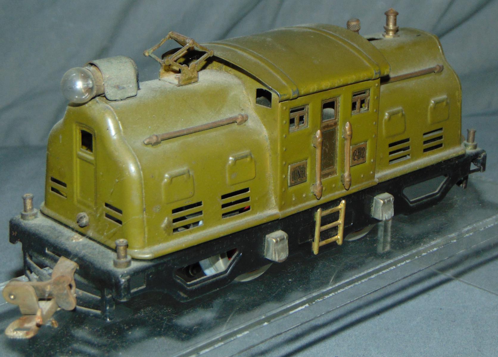 Nice Early Lionel 252 Set (293)