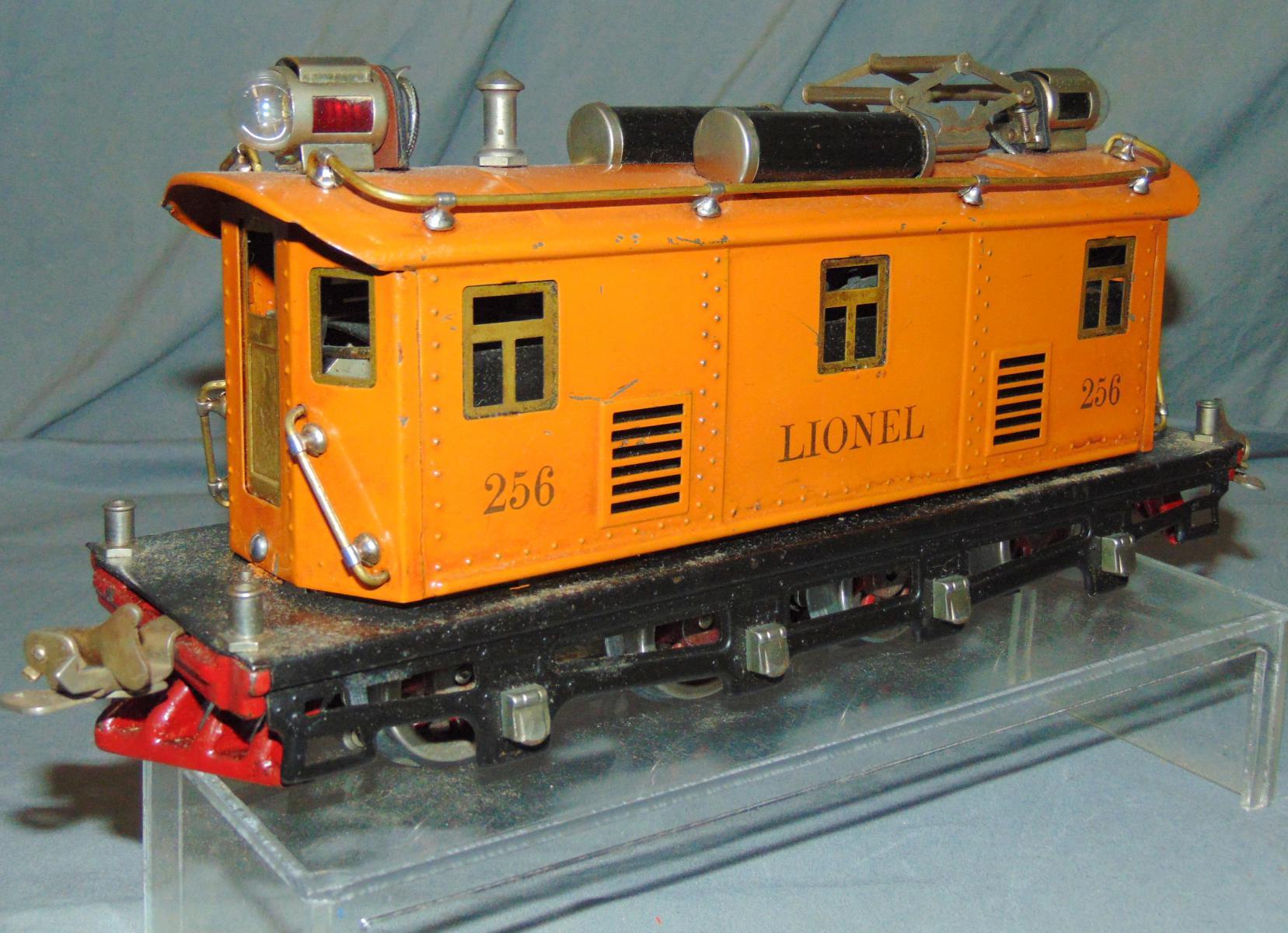 Nice Early Lionel 256 Passenger Set