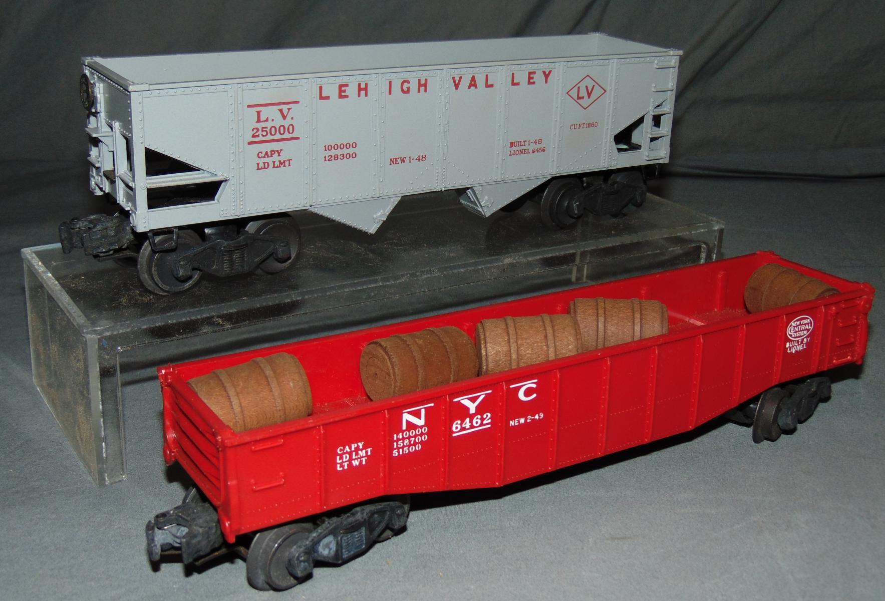 5 NMINT Lionel Freight Cars