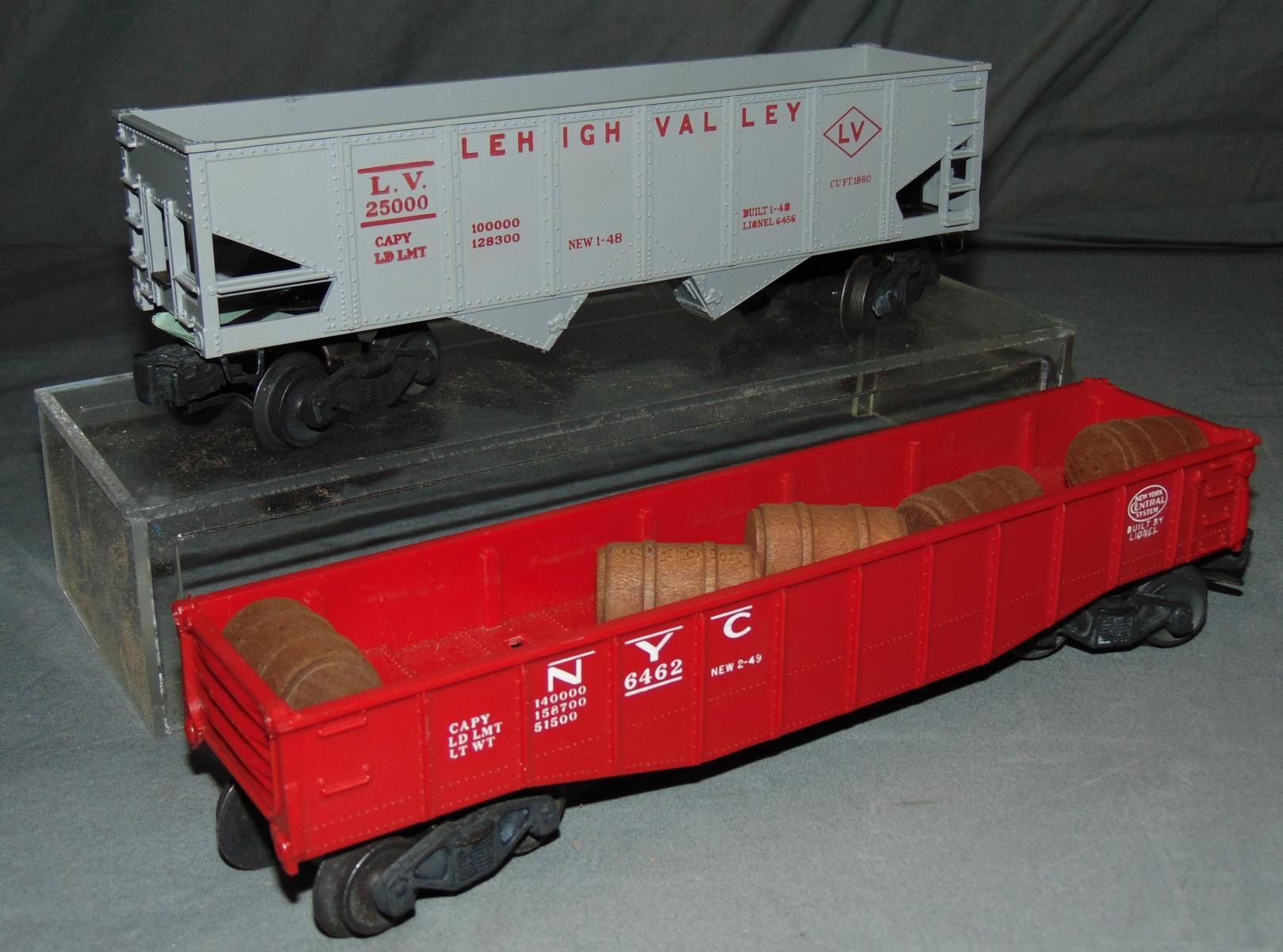 5 NMINT Lionel Freight Cars