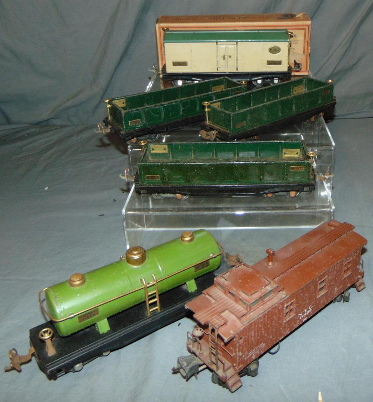 6 Lionel Freight Cars