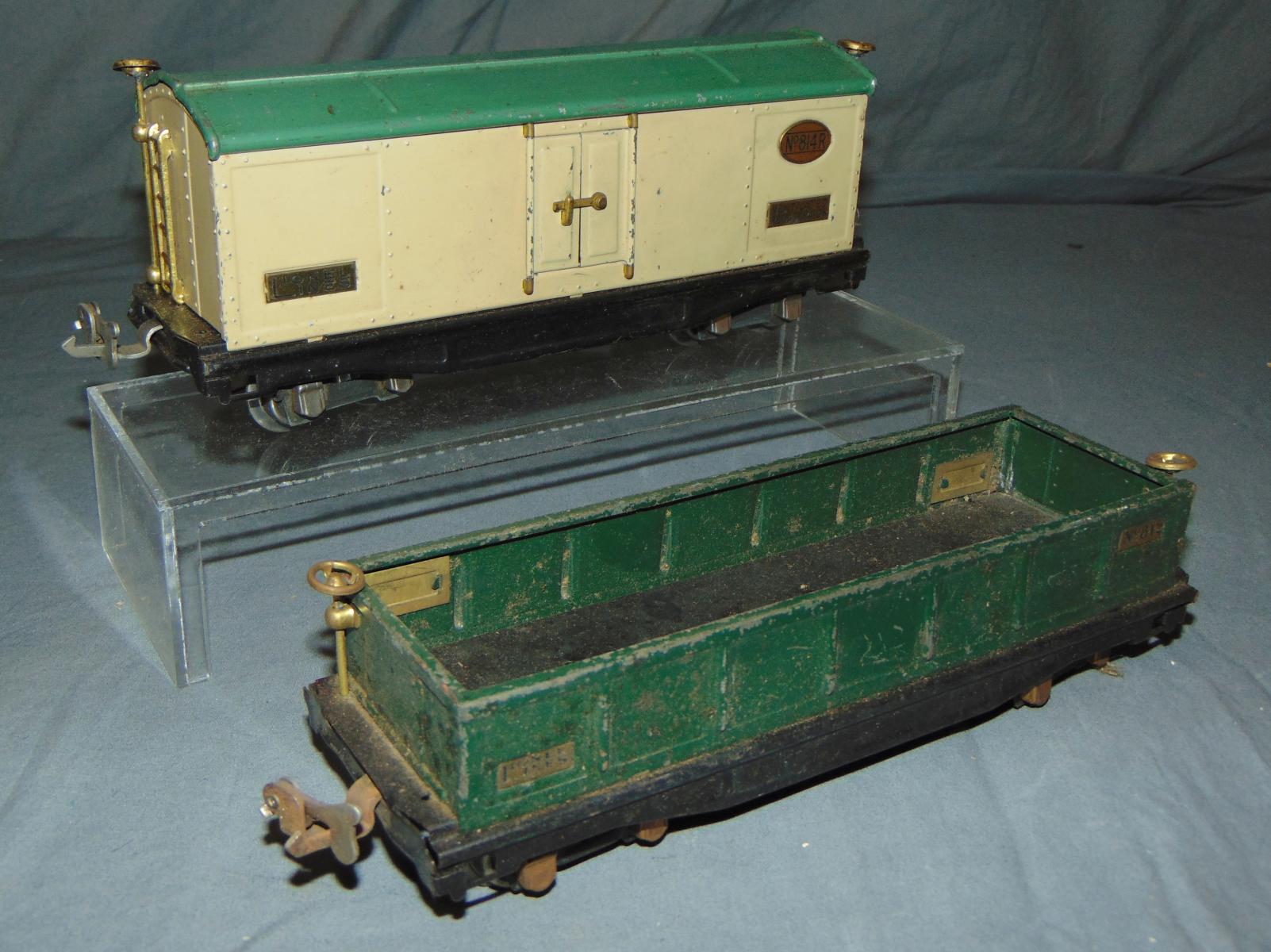 6 Lionel Freight Cars