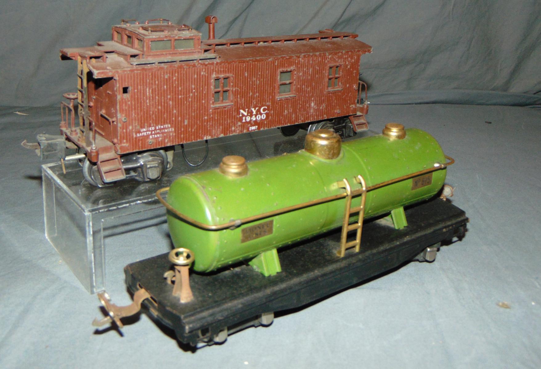 6 Lionel Freight Cars