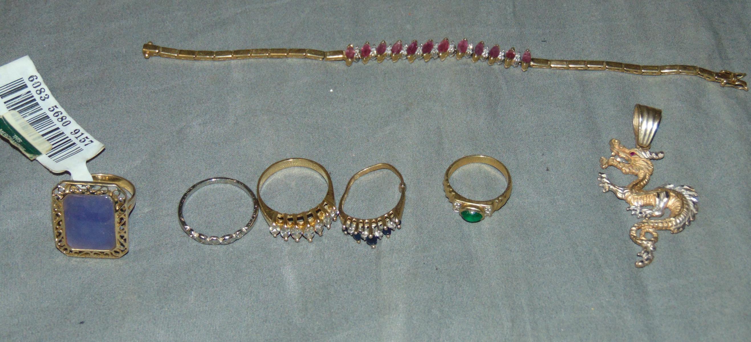 Estate Gold Jewelry Lot.