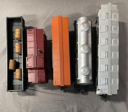 5 Boxed Lionel Freight Cars