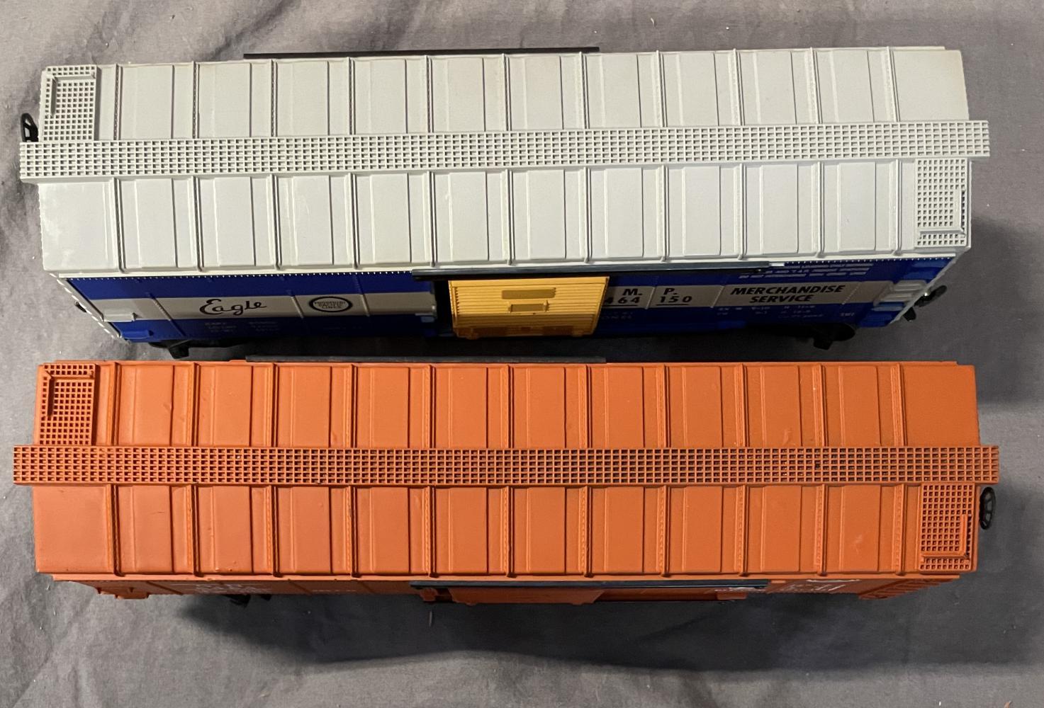 2 LN Boxed Lionel 6464 Boxcars