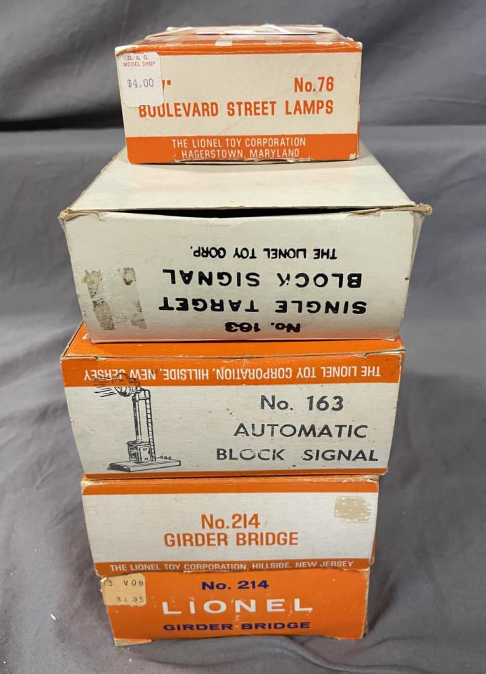 5 LN Boxed Lionel Accessories