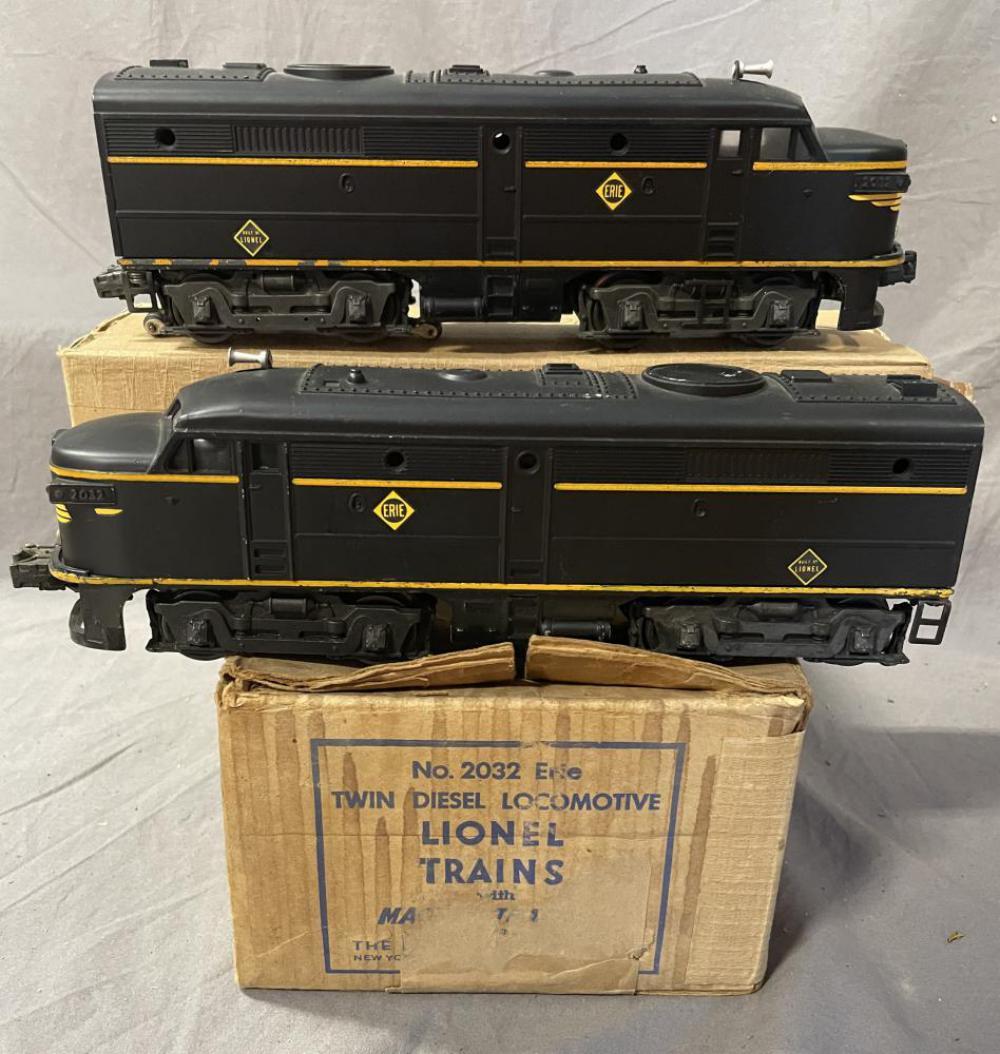 Clean Boxed Lionel 2032 Erie Alco AA Diesels