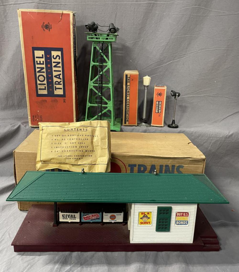 4 Boxed Lionel Accessories