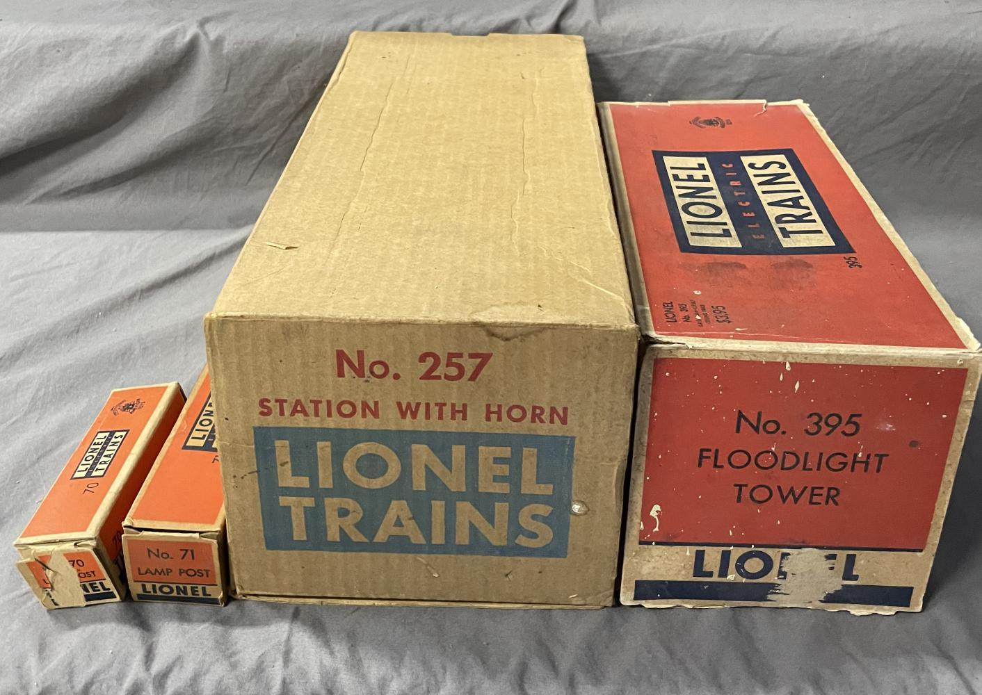 4 Boxed Lionel Accessories