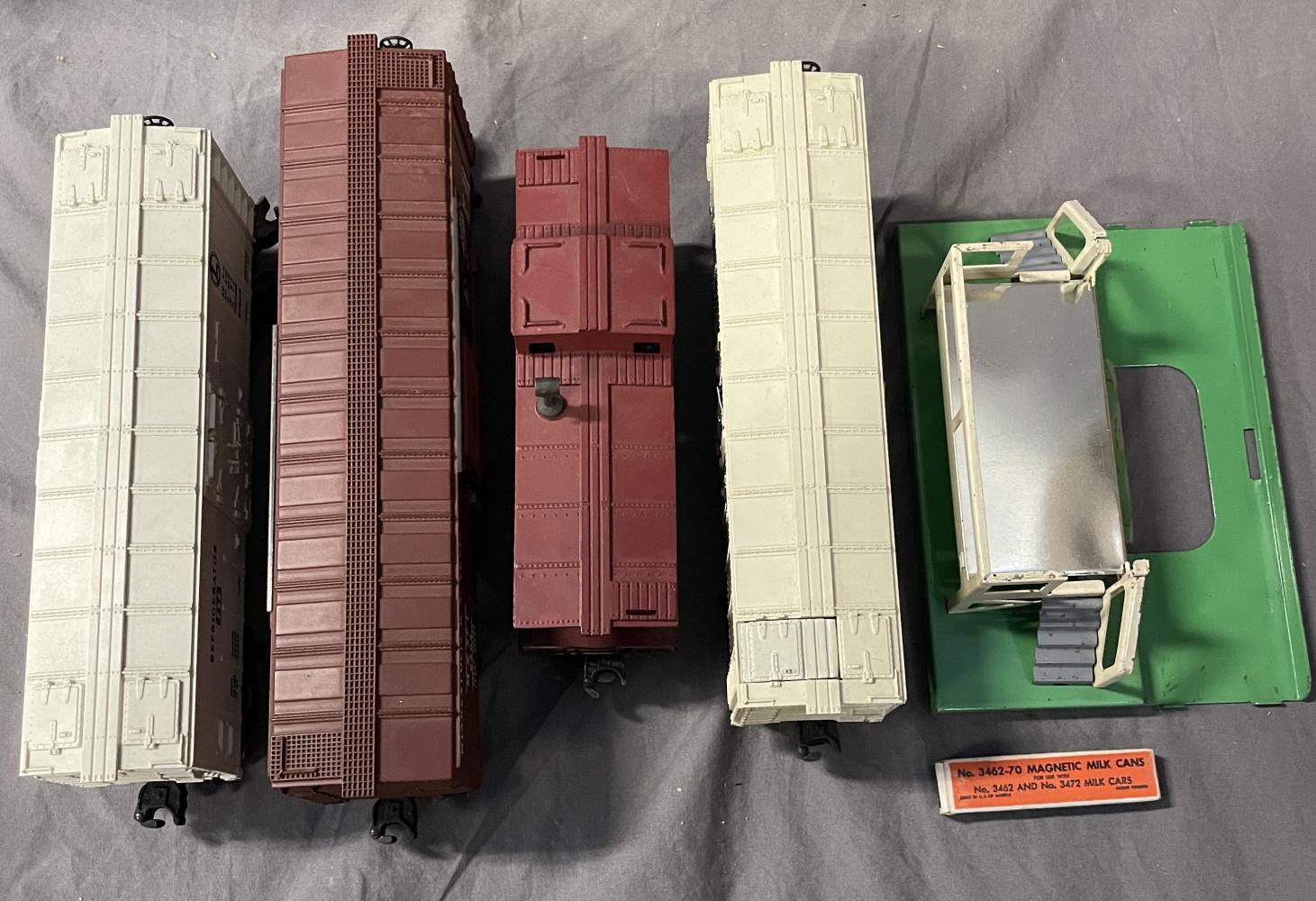 4 Boxed Clean Lionel Freight Cars