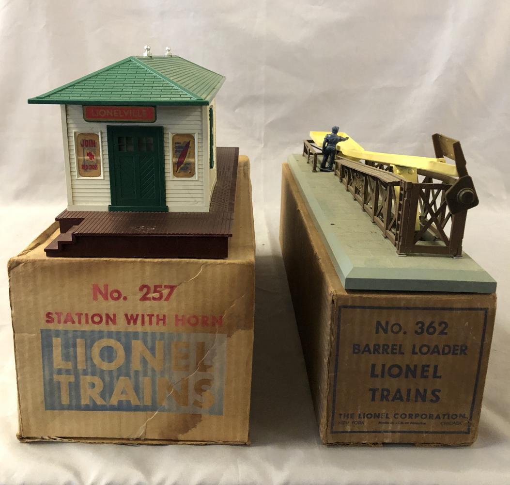 5 Boxed Lionel Accessories