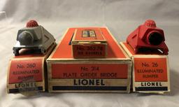 5 Boxed Lionel Accessories