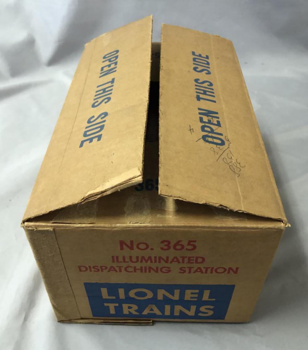 3 Boxed Lionel Accessories