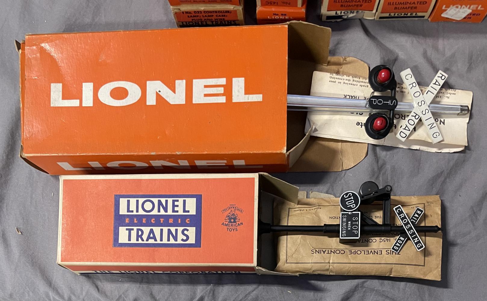 16Pc Boxed Lionel Accessory Group