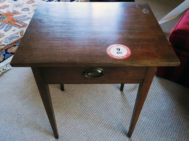 Hepplewhite Style Single Drawer Table