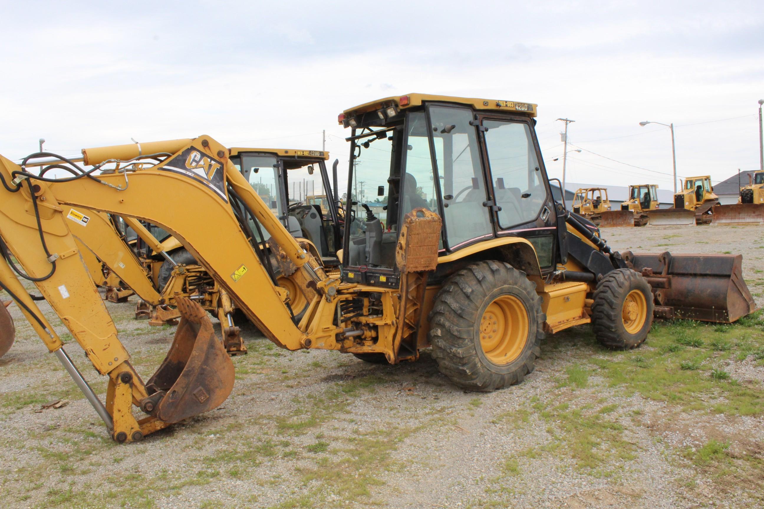 2005 CAT 420D IT Loader Backhoe w/ Enclosed Cab, Extend-a-hoe, 48" Forks, B