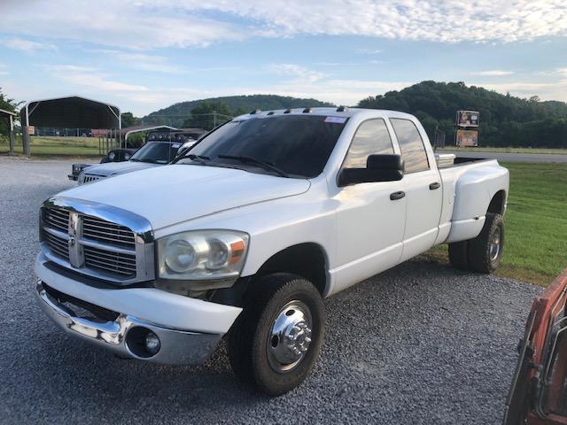 2007 Dodge Dually Pickup, Crew Cab, 4WD, Power Windows, Locks, A/C, Automat