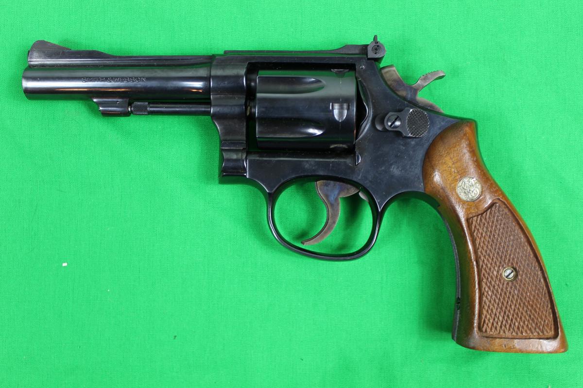 Smith & Wesson model 18-4 revolver, caliber 22 Long Rifle, s/n 203K140.  Bl