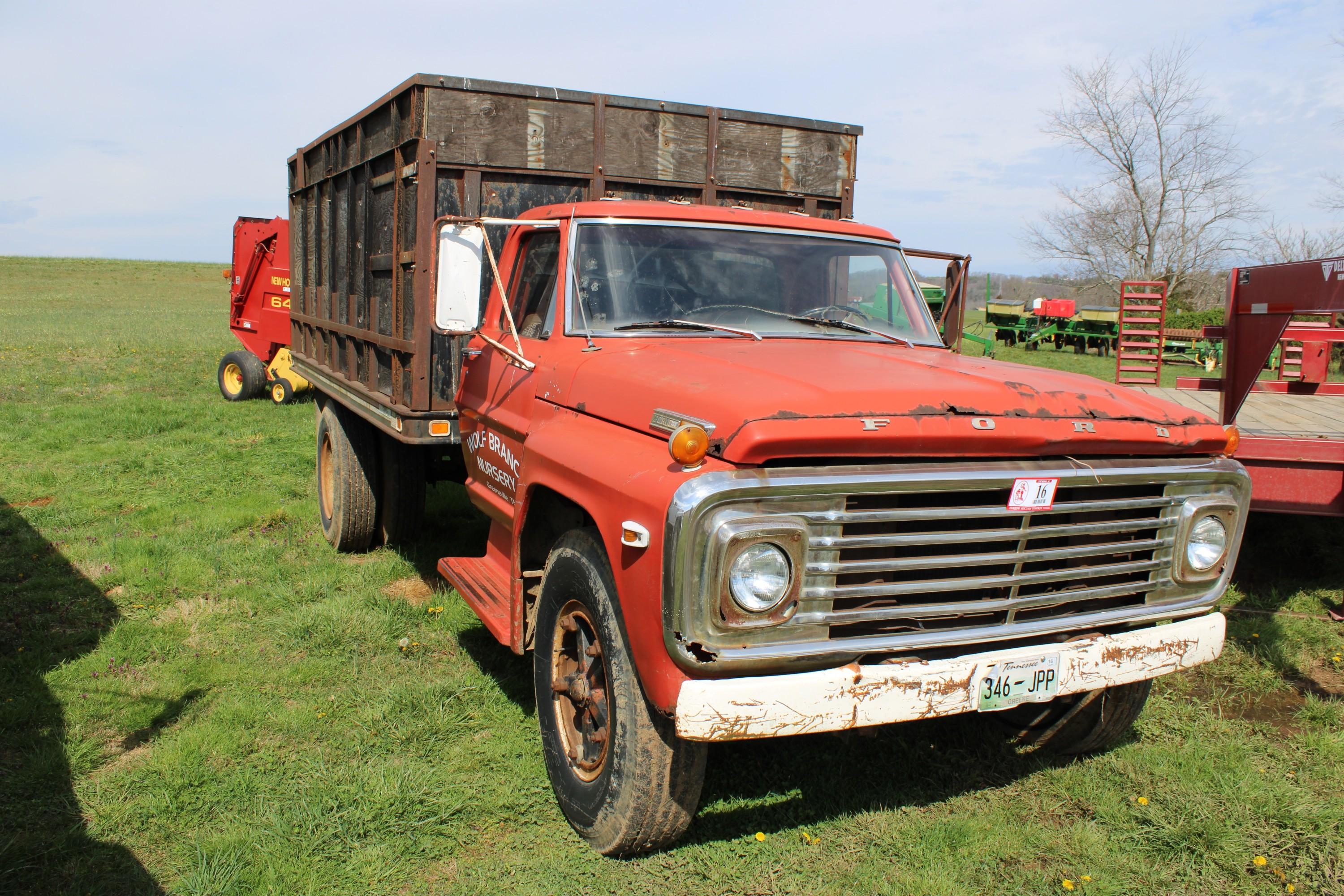 1972 Ford F-700 Grain Truck, Flatbed Dump, V-8, 5 x 2 Speed, Miles Unknown,