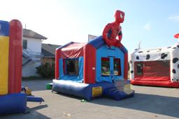 Spiderman Bounce House 4 Stakes w/ Blower